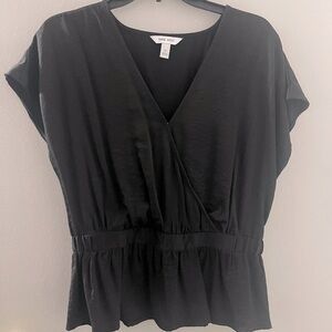 Women's Nine West Short Sleeve
Wrap‎ Top Size Medium